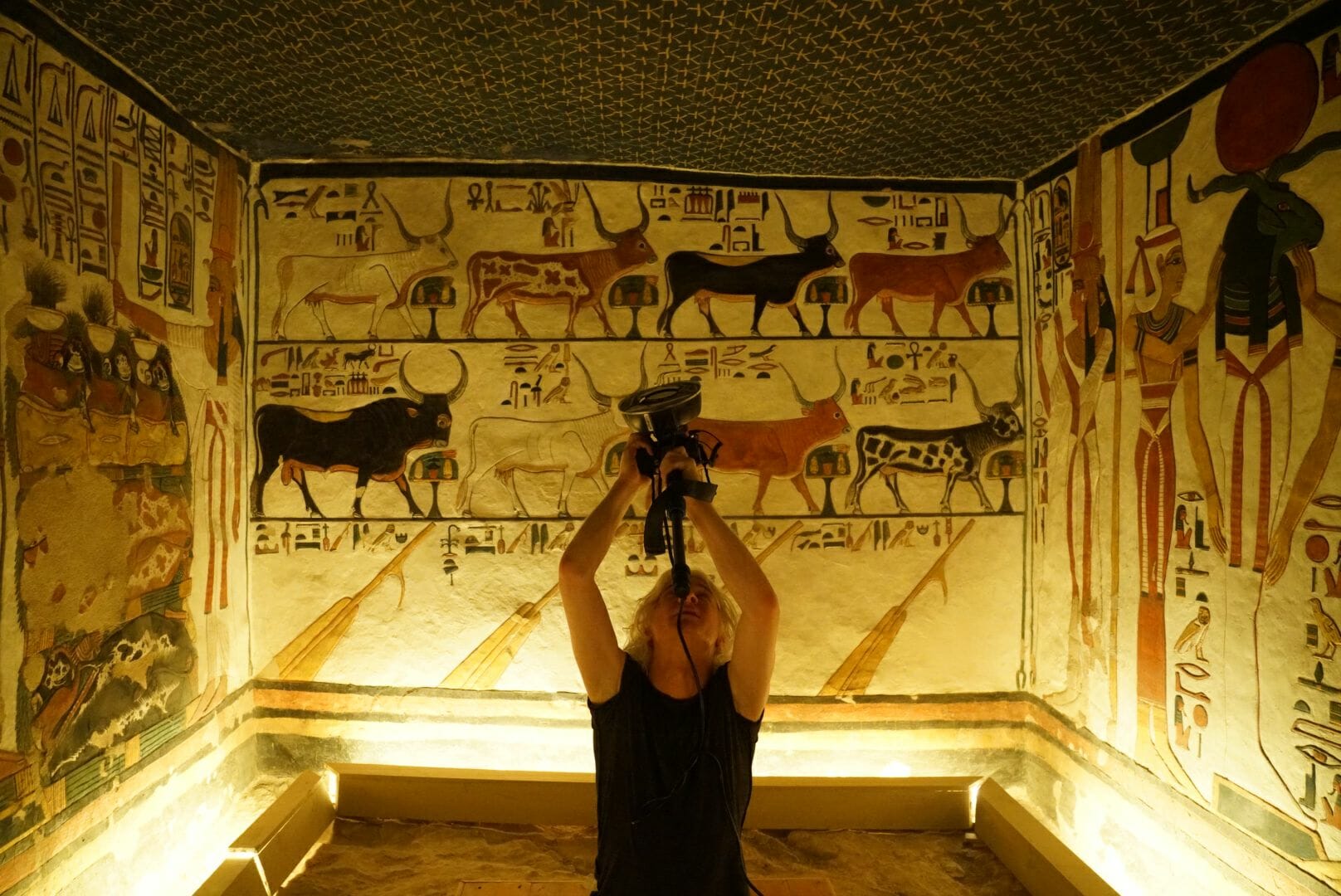 che de boer photographs nefertari's tomb for virtual environment